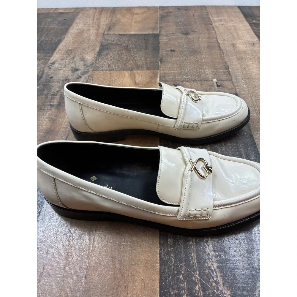 Kate Spade Kait Metal Spade Loafer Womens 8B Parchment White Patent Leather Good